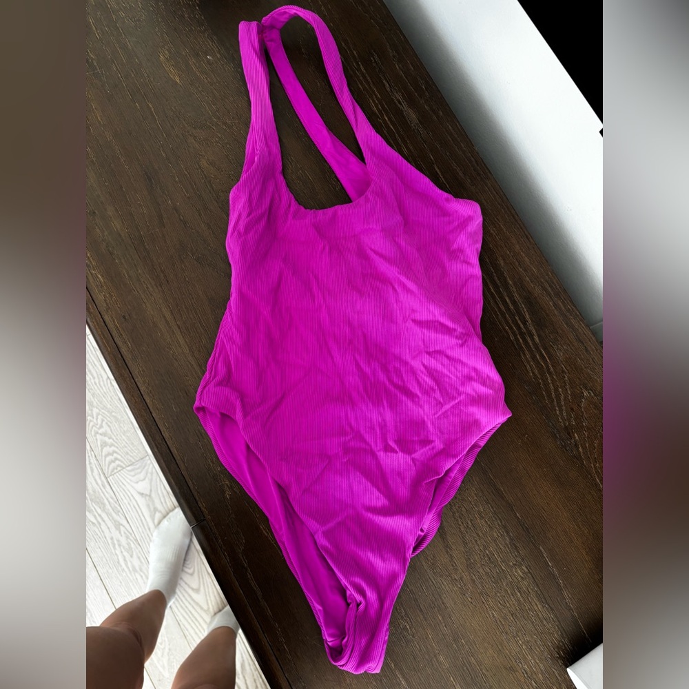 L’space fuchsia one piece bikini